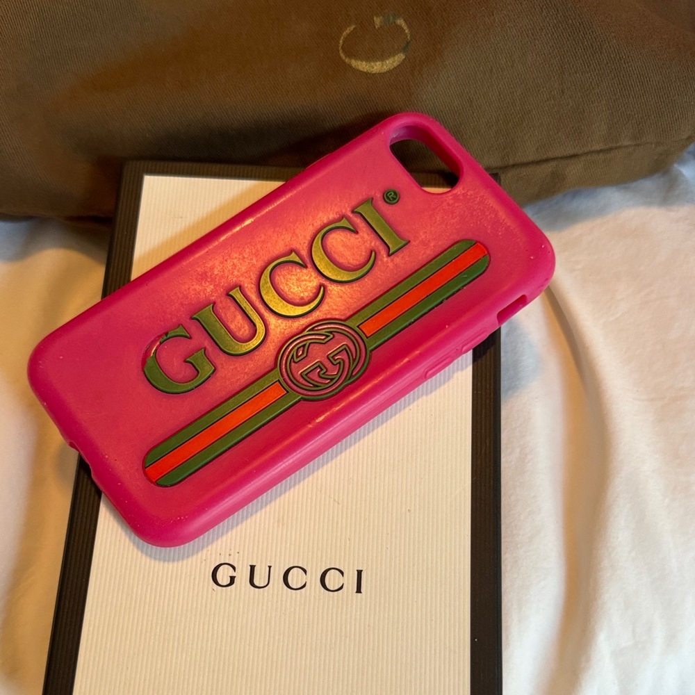 Gucci Vibrant Pink Logo iPhone 7Case